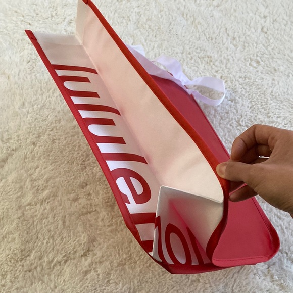 ❤️ Large New Red and White lululemon Bag NWOT - Picture 4 of 5